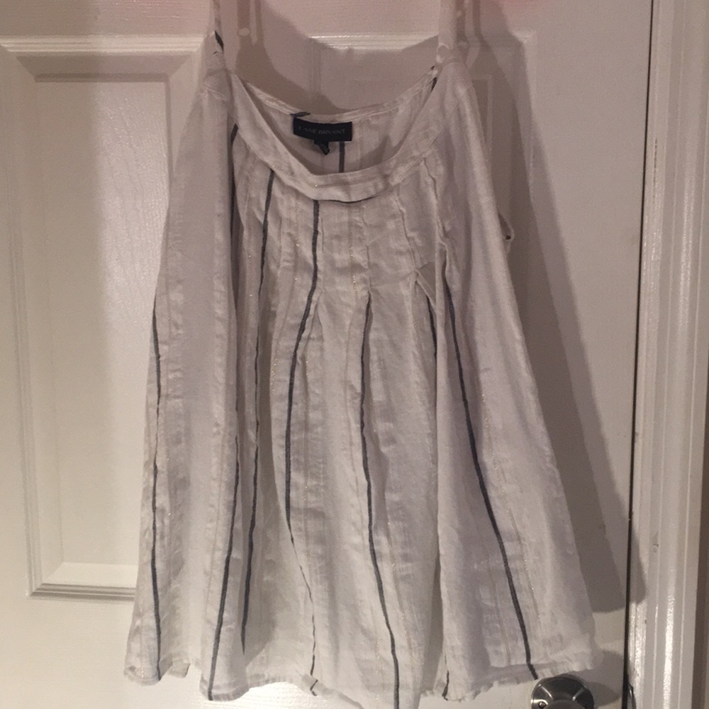 White tank top/ never worn no tags